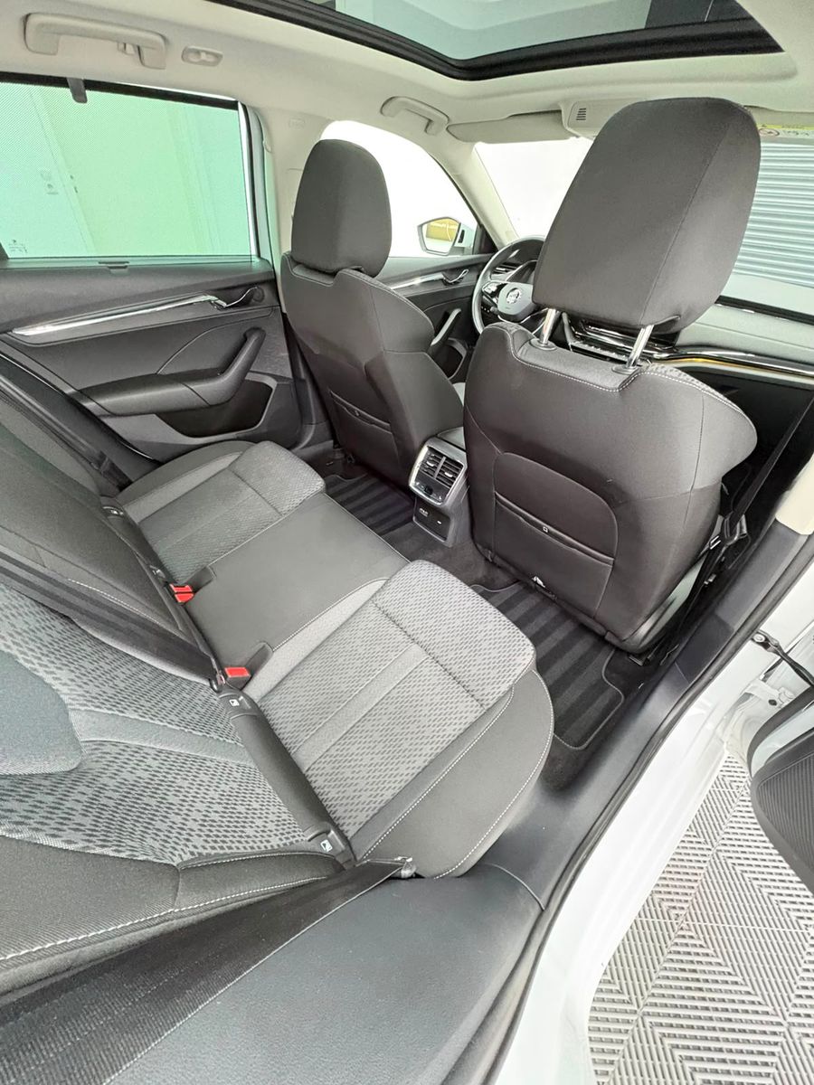 Skoda Octavia Combi First Edition Pano foto 19