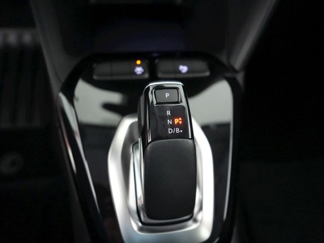 Corsa-e F EDITION 50kWH AT+RÜCKFAHRKAMERA+KEYLES