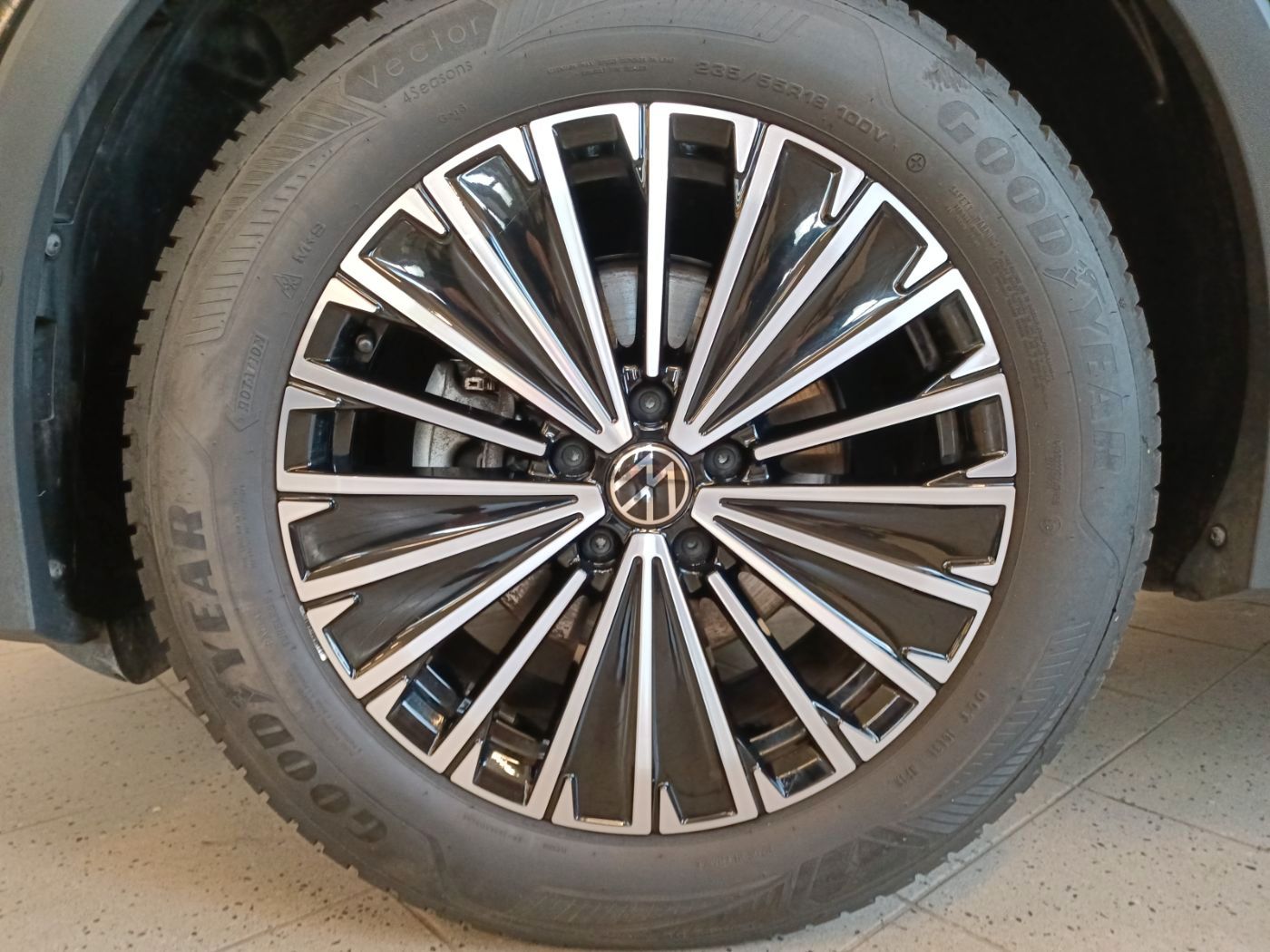 Volkswagen Tiguan - Bild 9