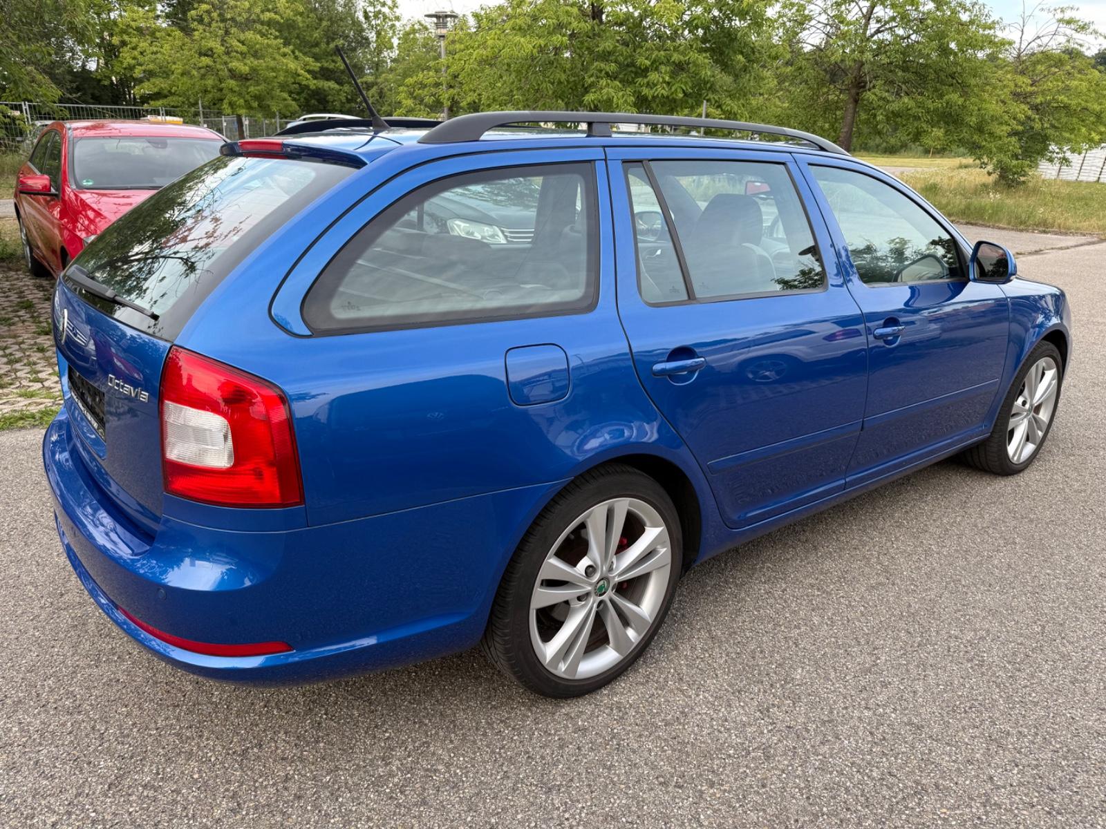 SKODA OCTAVIA - RS - 200 CV - BVM - CARNET ENTRETIEN