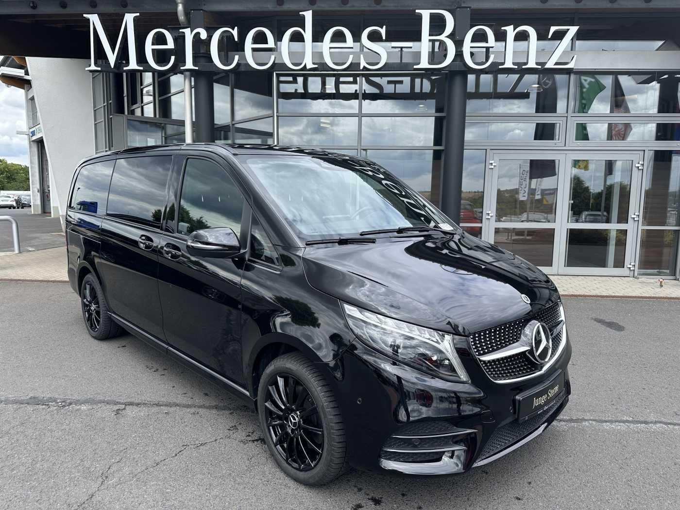 Fahrzeugabbildung Mercedes-Benz V 300 d 4MATIC EXCLUSIVE AMG Panorama DISTRONIC