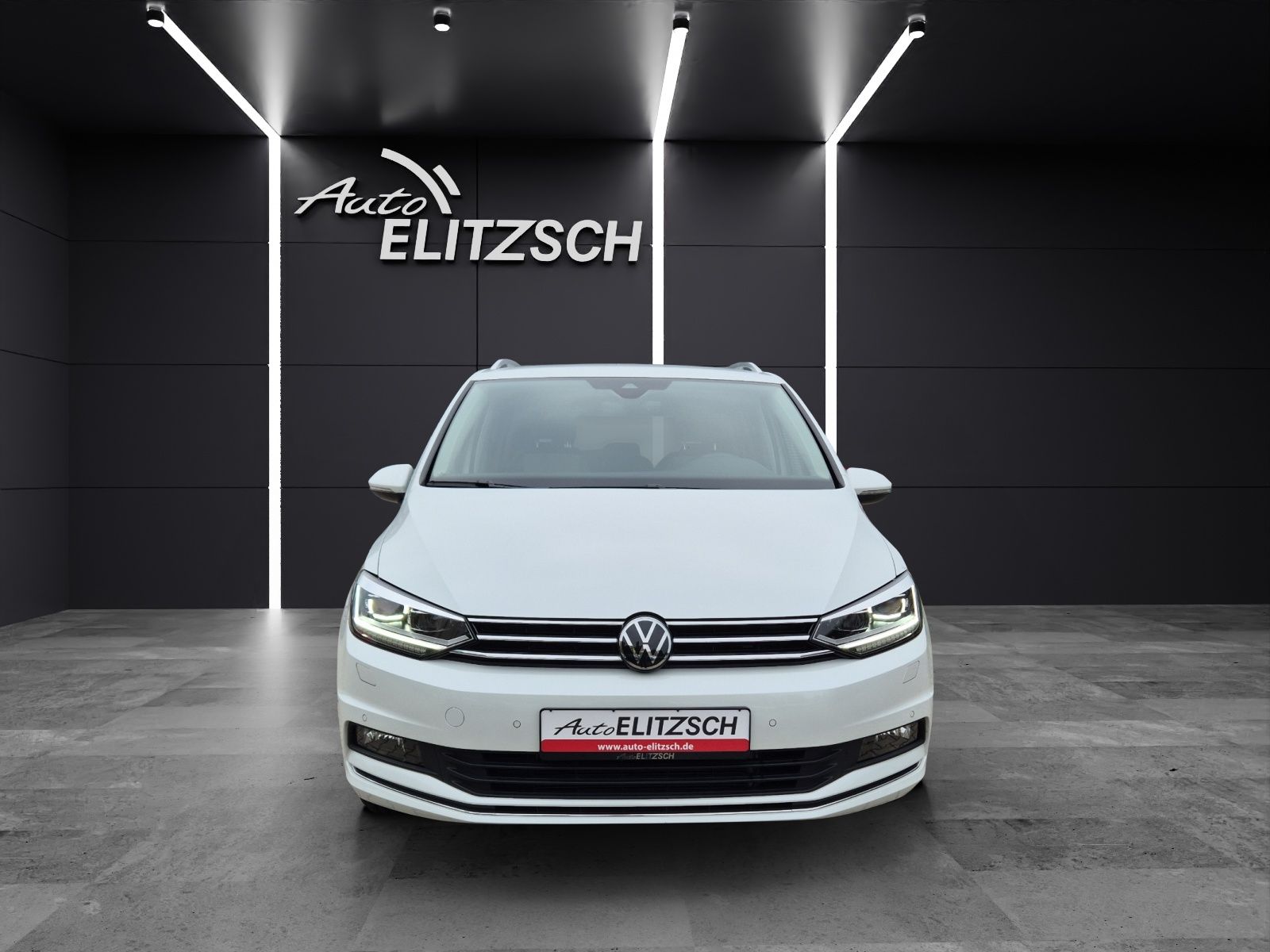 Fahrzeugabbildung Volkswagen Touran TDI Highline DSG 7-Si LED AHK Navi AID AC