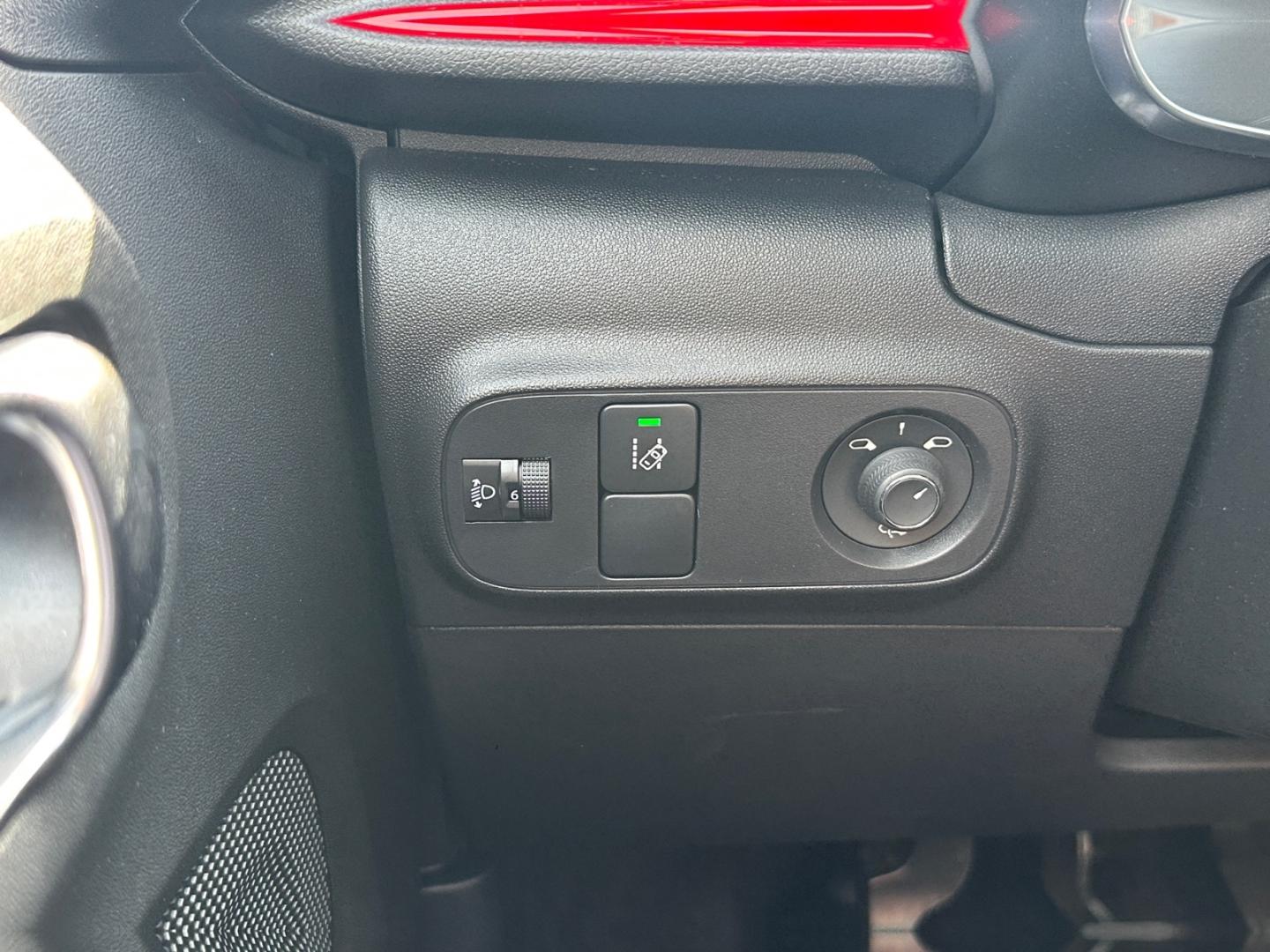 Citroën C3 1.2 PureTech Shine *Pano*CAM*SHZ*Navi*Keyless