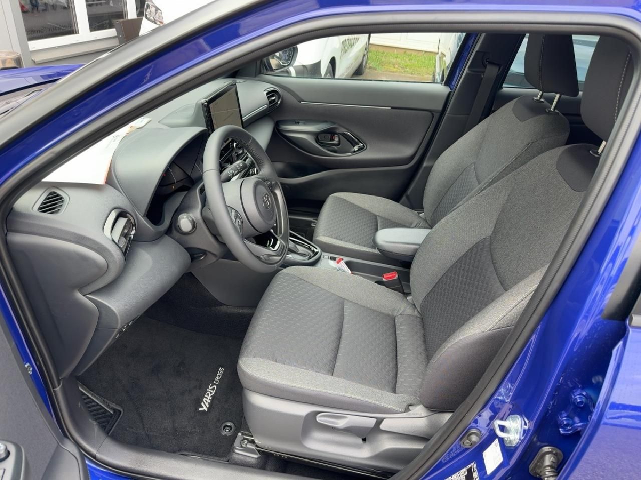 Fahrzeugabbildung Toyota Yaris Cross 1,5  Teamplayer *1,99% bis 30.6*