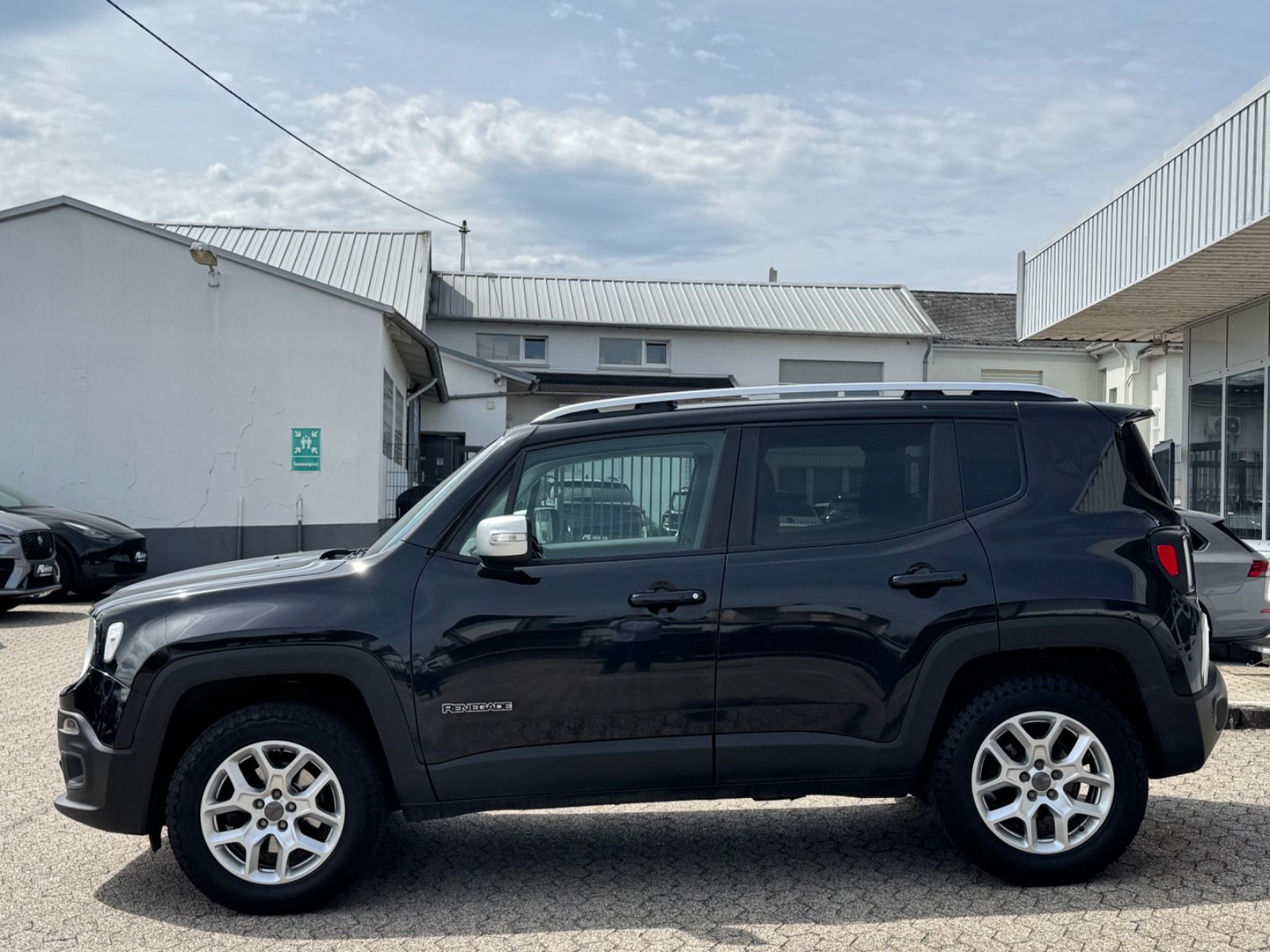 Fahrzeugabbildung Jeep Renegade Limited Adv. Ed. 4x4/LEDER/AHK/KLIMA/SH