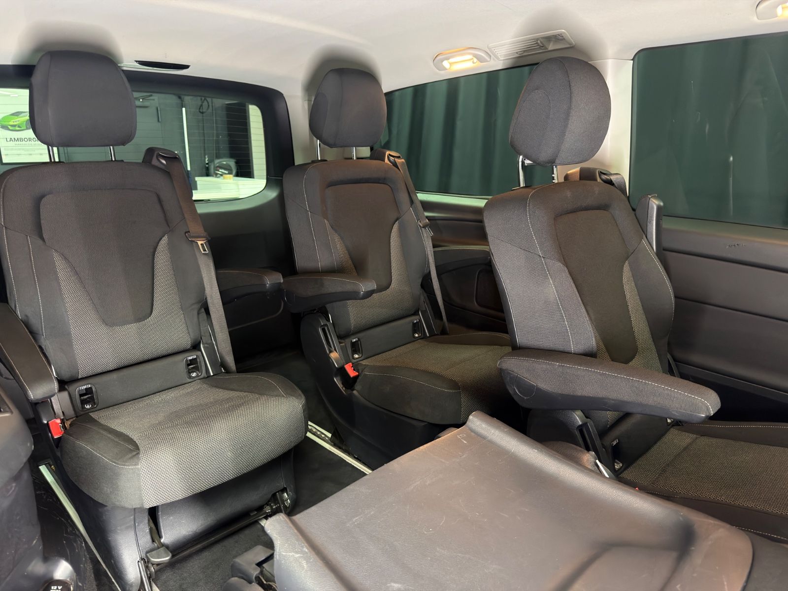 Fahrzeugabbildung Mercedes-Benz V 220 d EDITION 4MATIC lang |ACC|RF-KAMERA|NAVI|