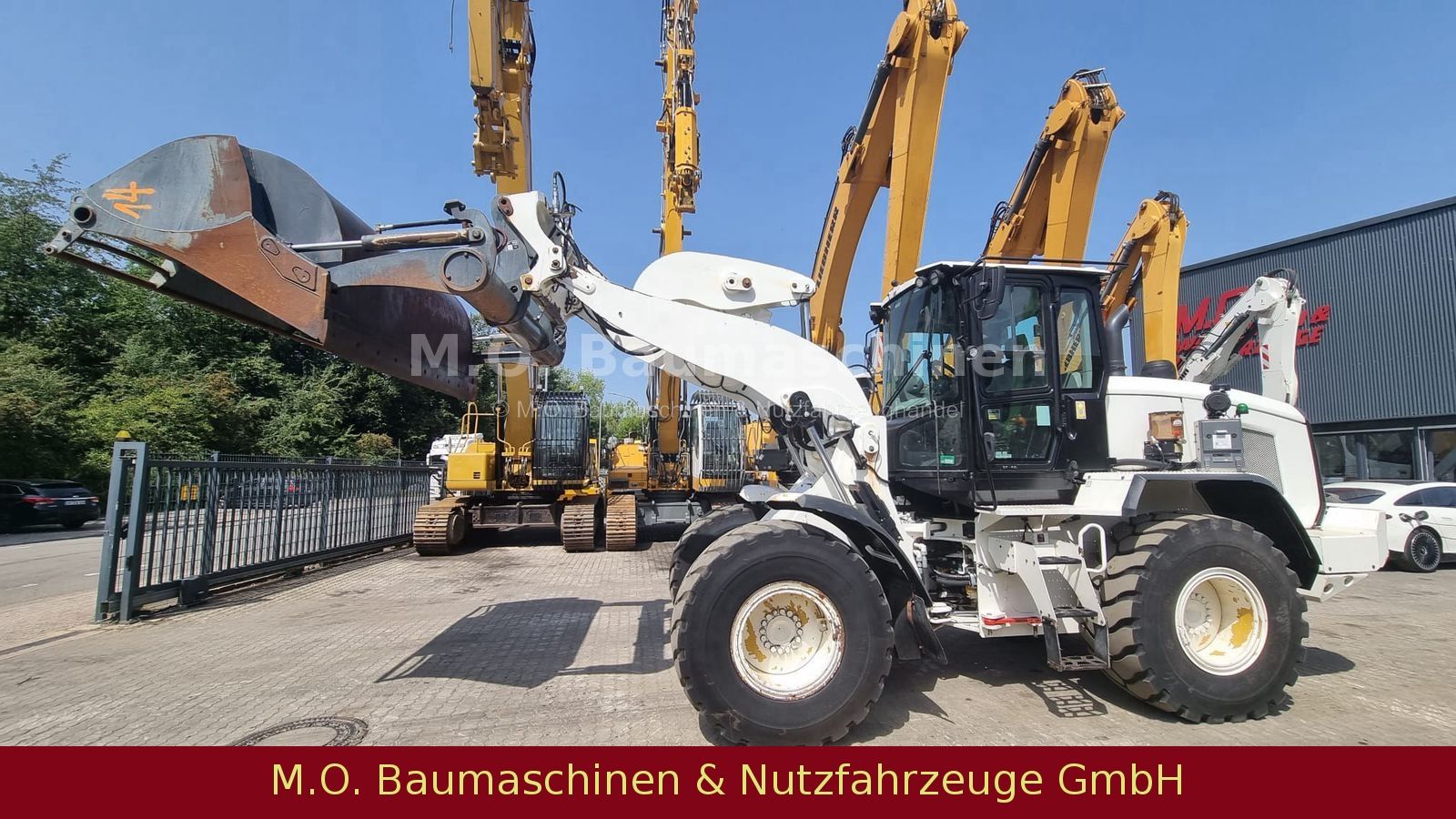Fahrzeugabbildung CAT 930 M / BSS / AC / Waage / ZSA / Klappschaufel