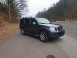 Nissan Pathfinder 2.5 dCi DPF SE 4WD Automatik SE - Nissan Pathfinder: Auto