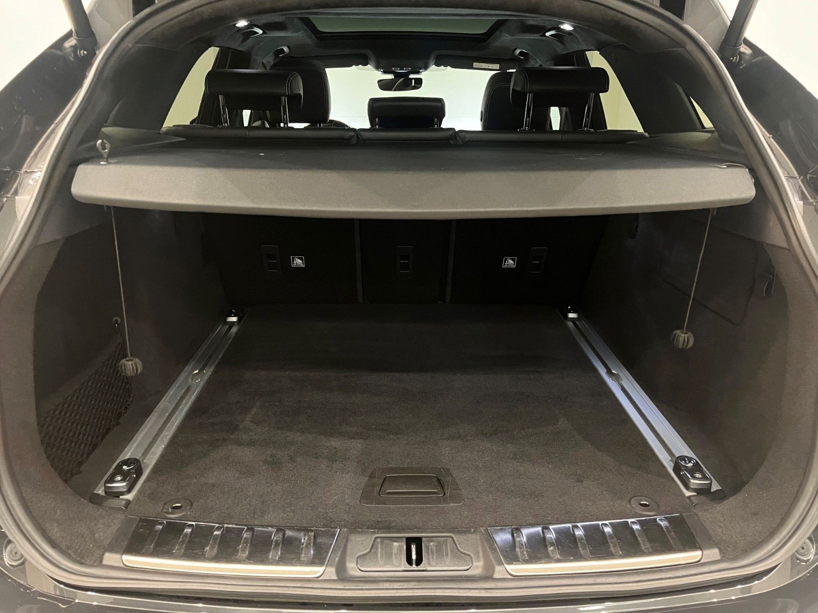 Fahrzeugabbildung Jaguar F-Pace 30d R-Sport AWD Panorama & 22" Rad