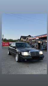 Mercedes-Benz E 420 - Mercedes-Benz E 420 mit Benzin-Antrieb