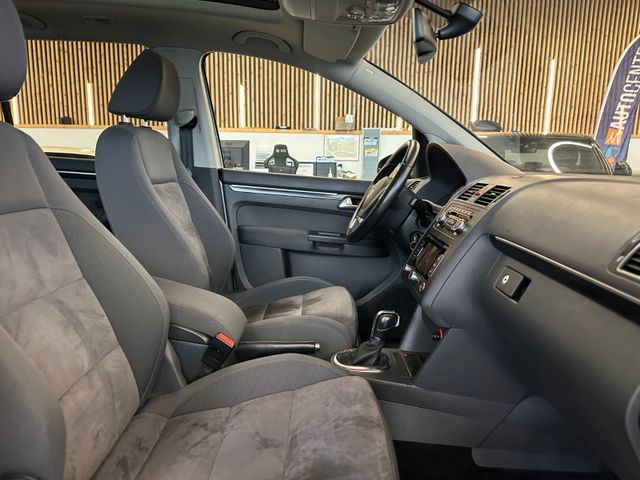 Volkswagen Touran Highline DSG *PANO*SHZ*NAVI*PDC*TEMPOMAT*