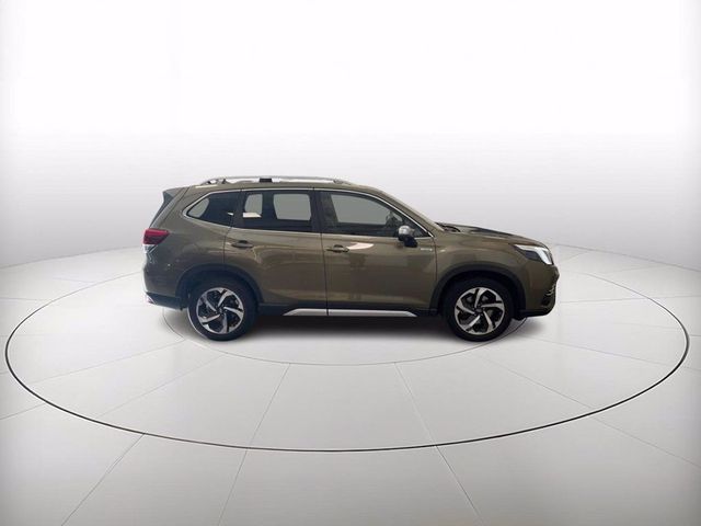 Subaru SUBARU Forester 2.0i e-boxer Premium lineartroni