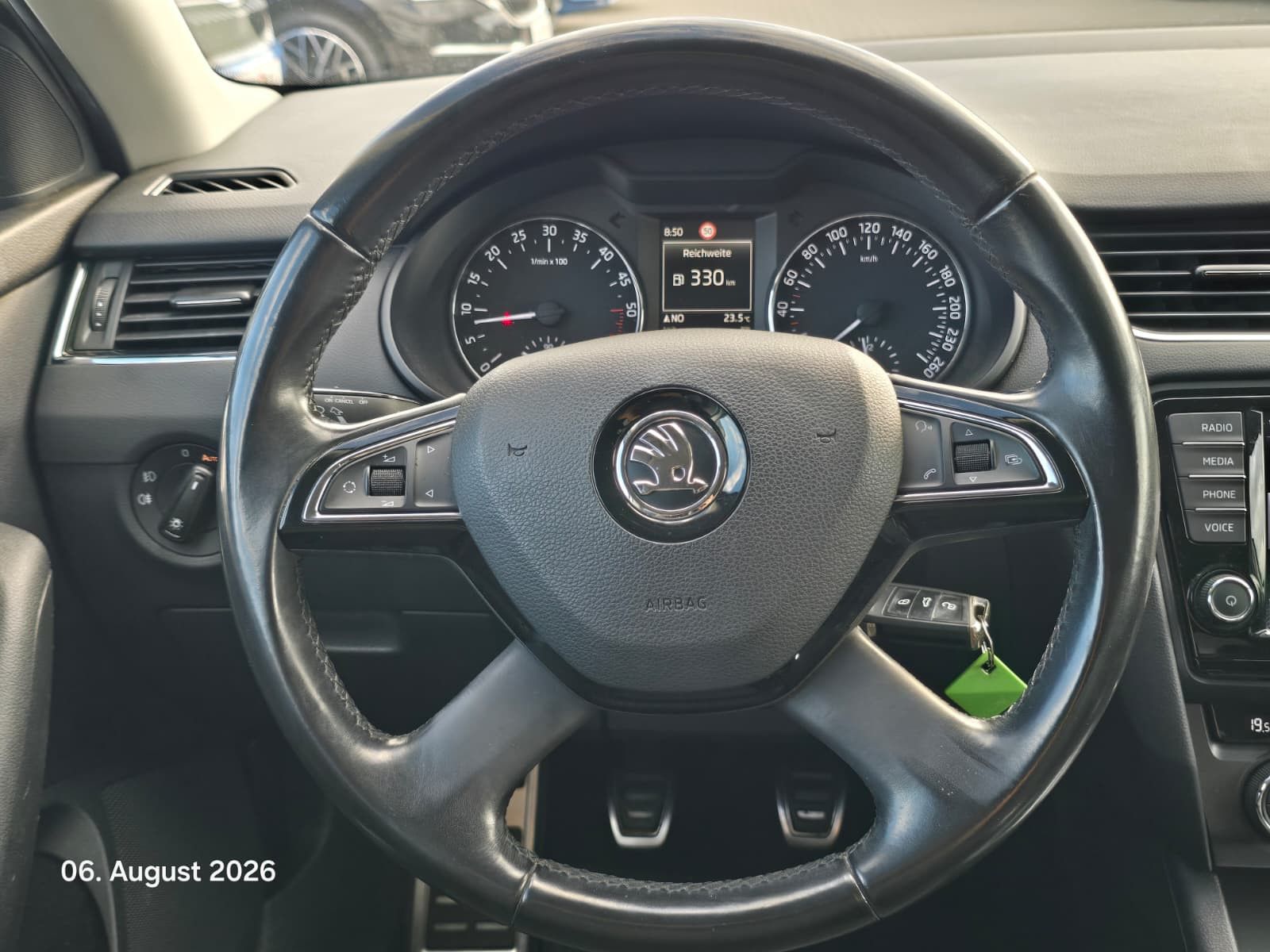 Fahrzeugabbildung SKODA Octavia 2.0 TDI Elegance 4x4 AHK*TEMP*DAB*18"PDC