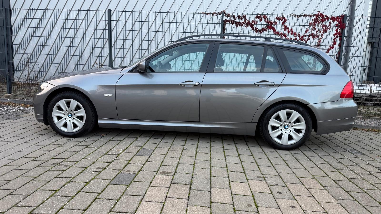 BMW 318i AUTOMATIK TÜV,93.000KM,NAVI,PANO,KLIMA,PDC