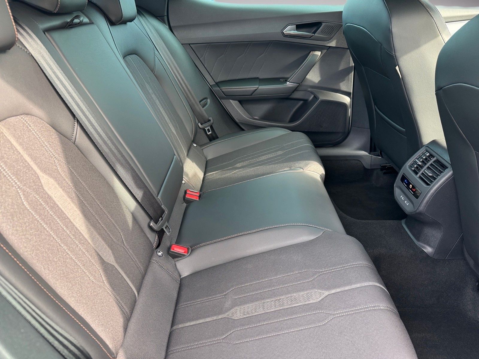 Fahrzeugabbildung CUPRA Leon 1.5 TSI
