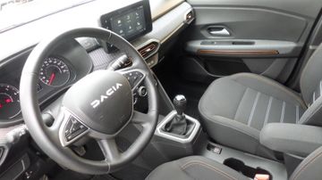 Dacia Sandero Stepway Expression +TCe 110 PS mit Winte