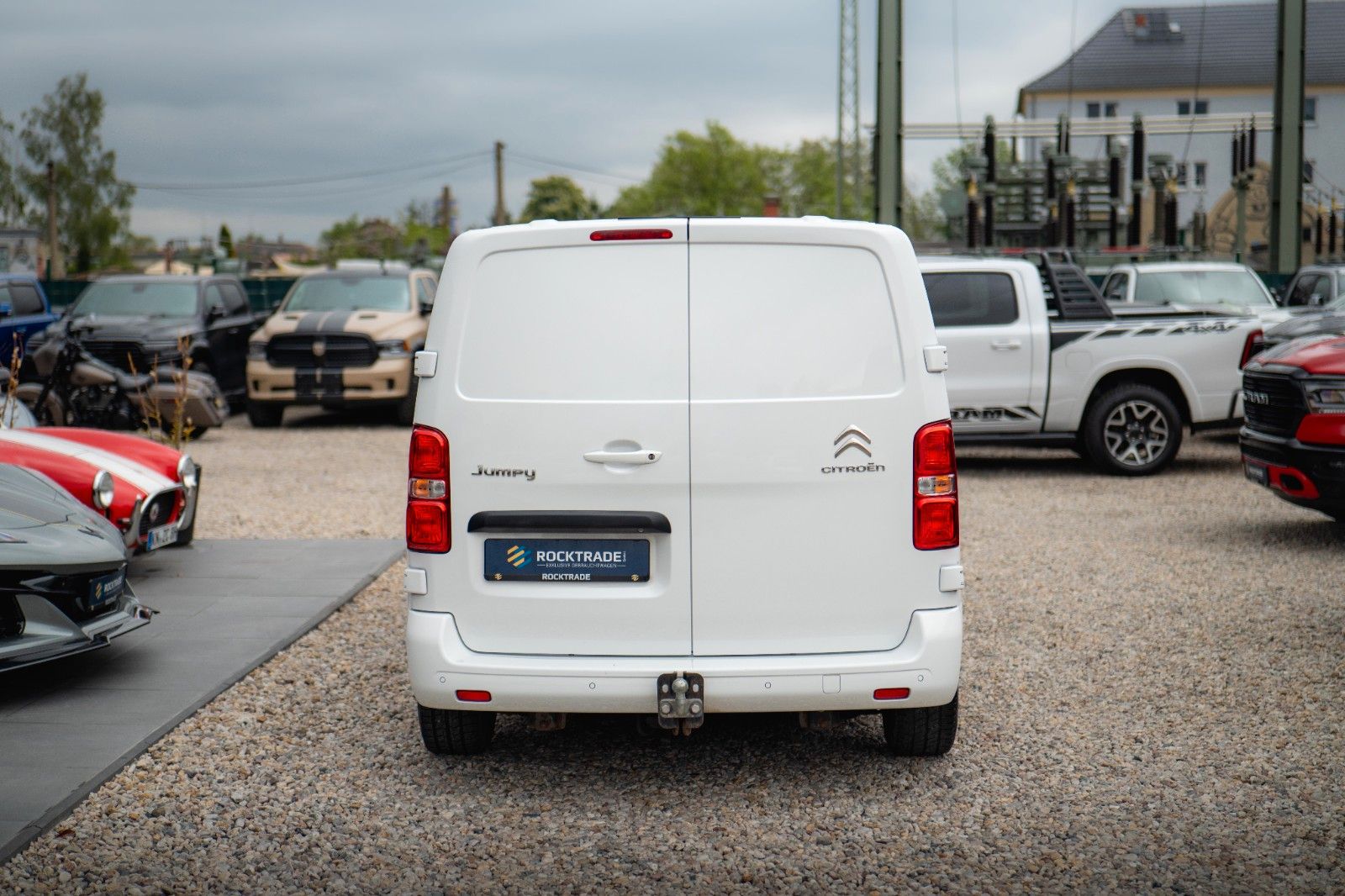 Fahrzeugabbildung Citroën Jumpy Kasten Club M Automatik *Regalsystem*360°*