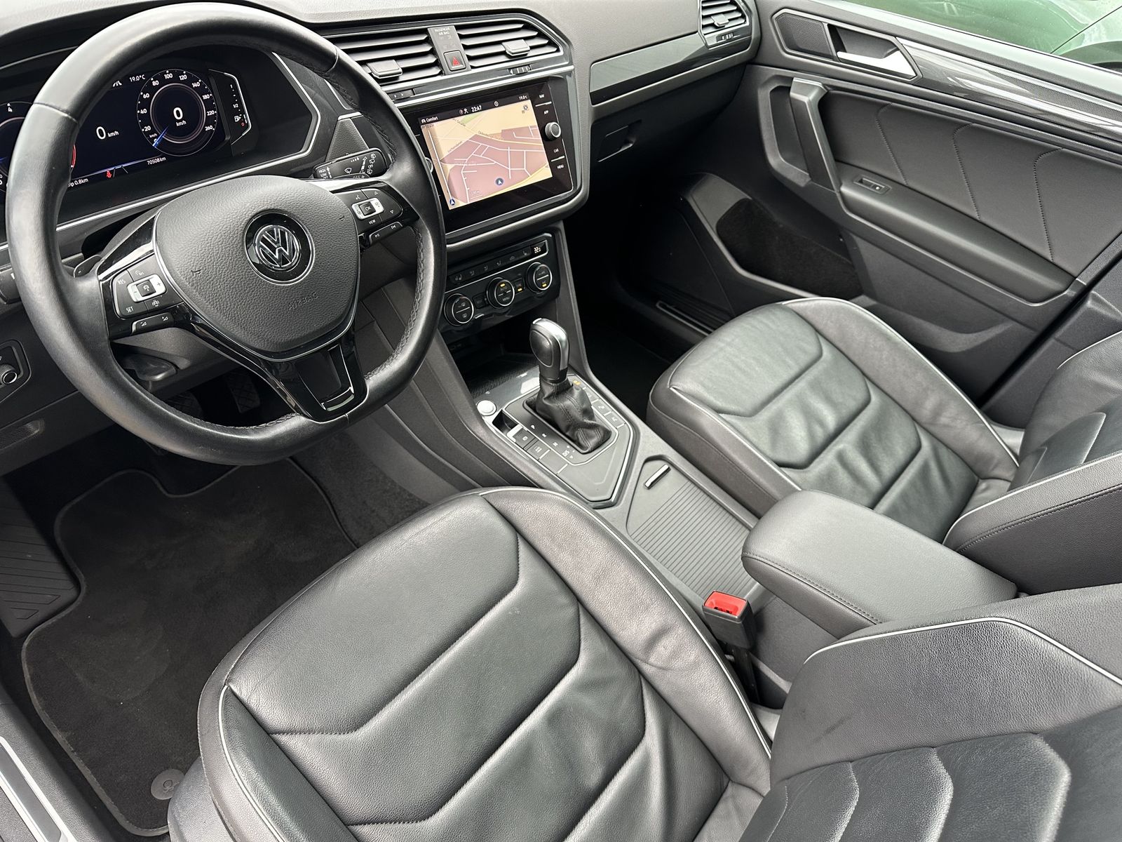Fahrzeugabbildung Volkswagen Tiguan Allspace 1.5 TSI DSG HL NAV+LED+ACC+VCOCK