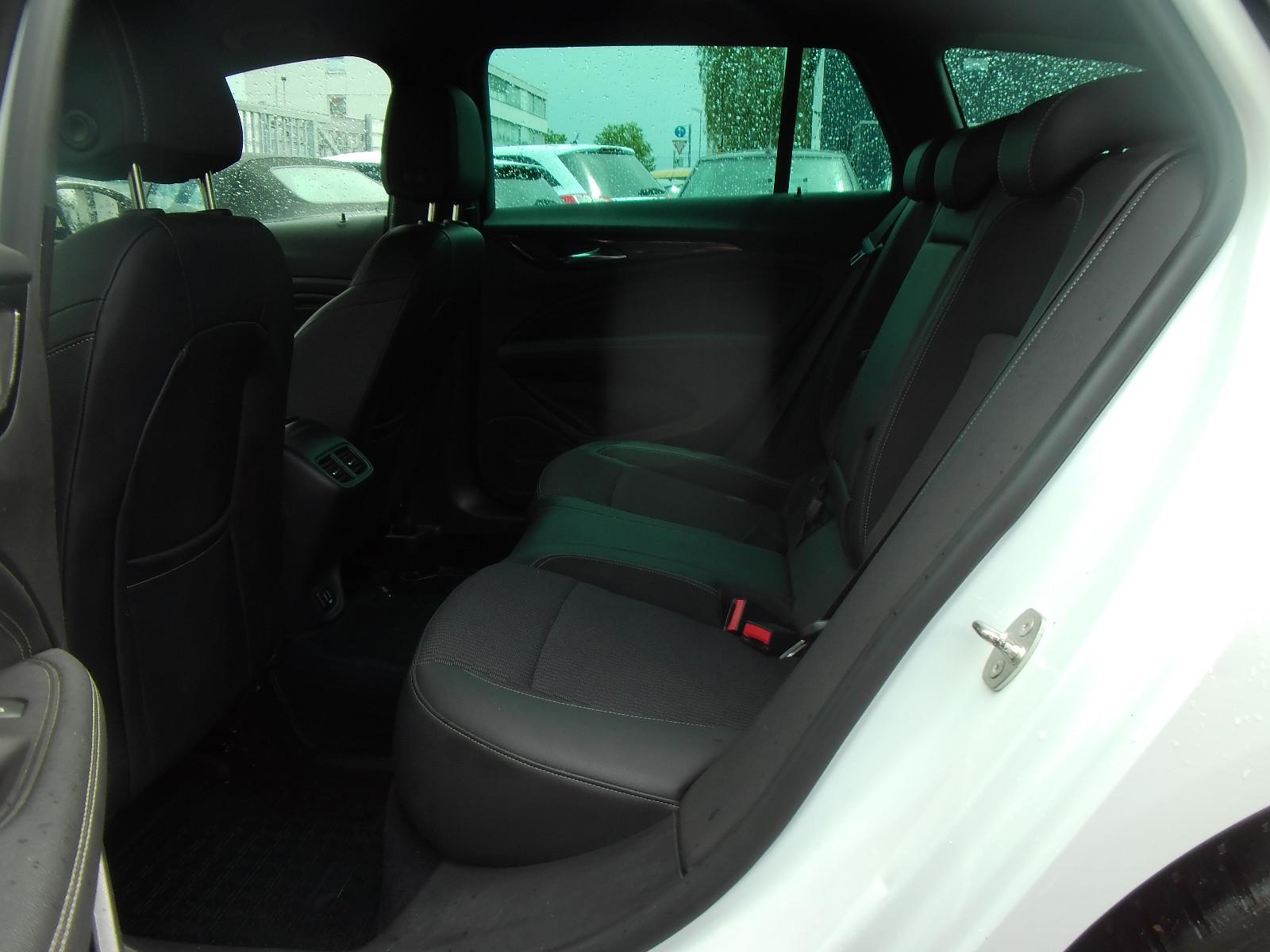 Opel Insignia B Sports Tourer*4x4*1.Hd*Head*Navi*Lede