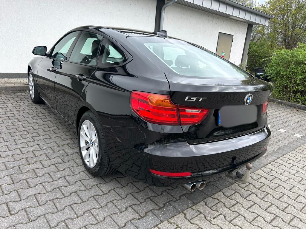 Image of BMW 320