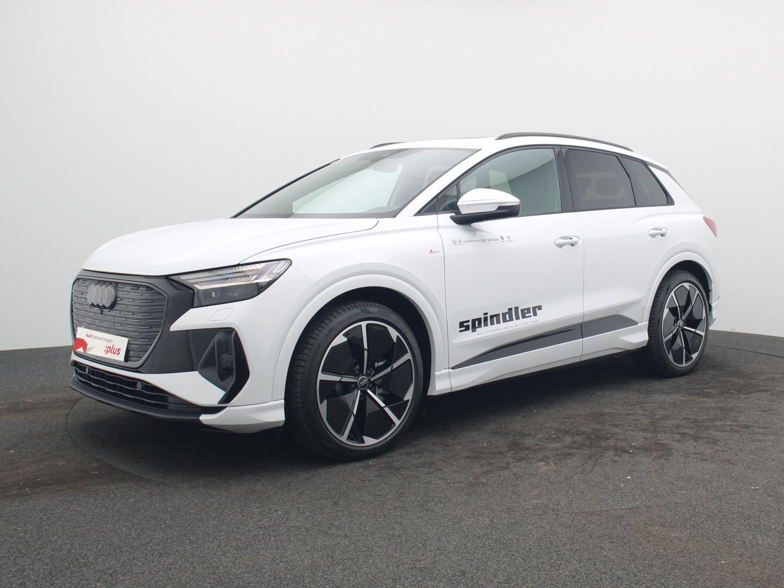 Audi Q4 e-tron S-Line 45 quattro Matrix Pano AHK foto 2