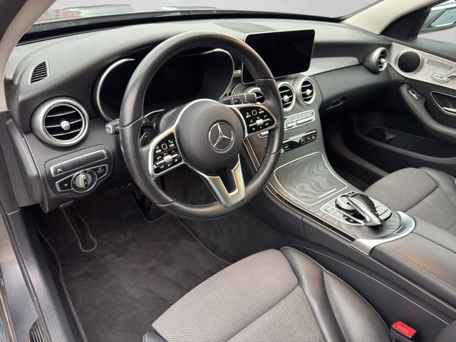Fahrzeugabbildung Mercedes-Benz C 220 Td Avantgarde+LED+Distronic+CAM+Standh+AHK