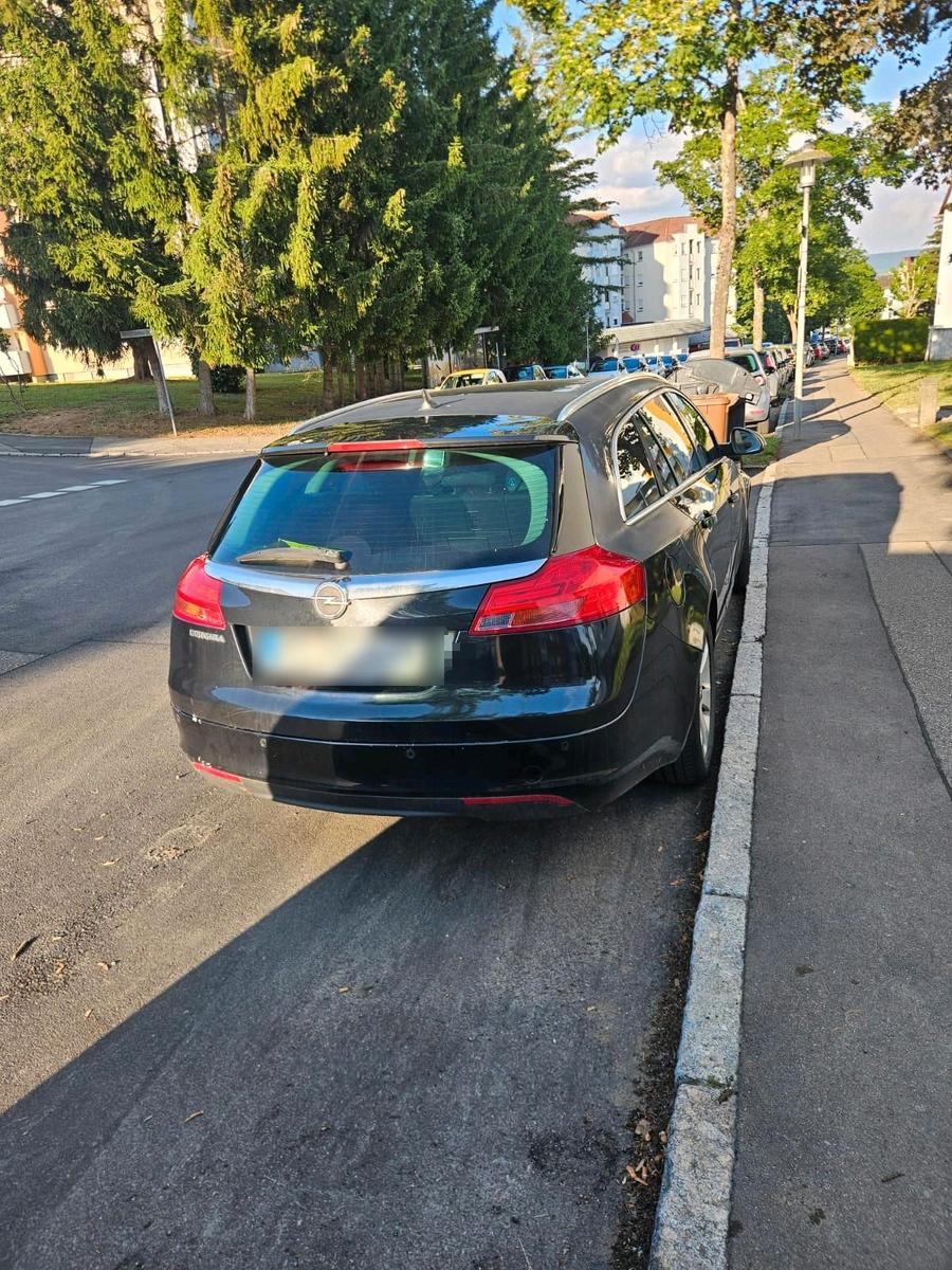 Opel Insignia 2012 — салон
