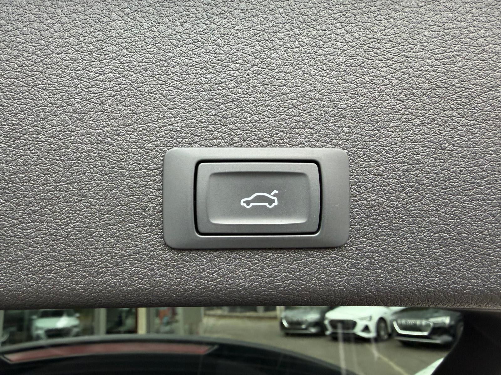 Fahrzeugabbildung Audi e-tron 55 QUATT S LINE LUFT+LED+SHZ+KAM+B&O+21"
