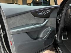 AUDI Q7 50 TDI Competition Plus*HEAD*PANO*360*1.HAND