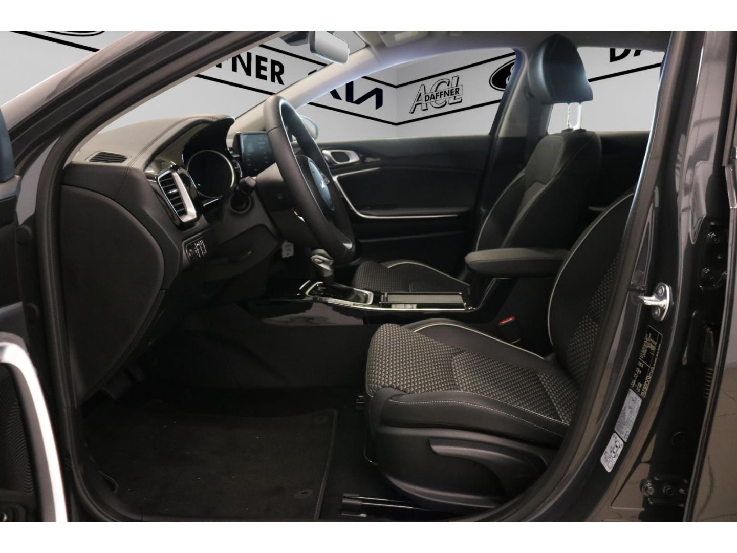 Fahrzeugabbildung Kia XCeed Vision 1.5 Kamera PDC Navi LED Tempomat