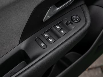 Opel Mokka-e Edition Touchscreen DAB Sicht-Paket