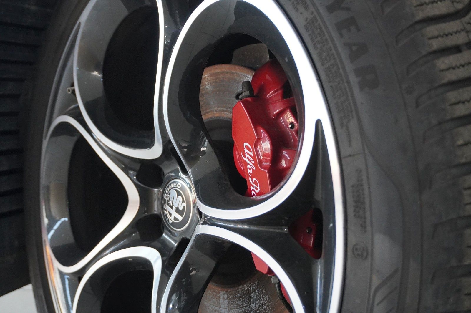 Fahrzeugabbildung Alfa Romeo Stelvio 2.2D VELOCE Q4 NAVI/LED/KAMERA/MATRIX/SH