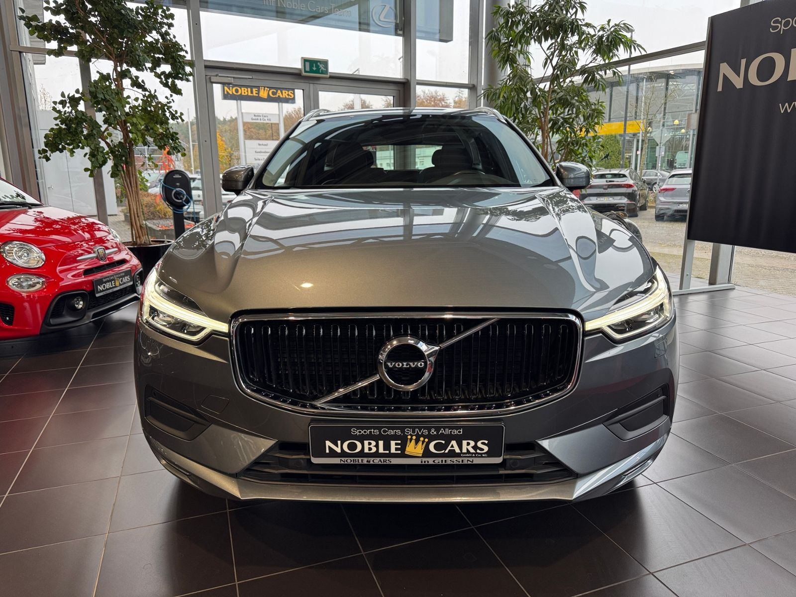 Fahrzeugabbildung Volvo XC60 Momentum Pro AWD H/K STNDHZ LED NAV SHZ 19"