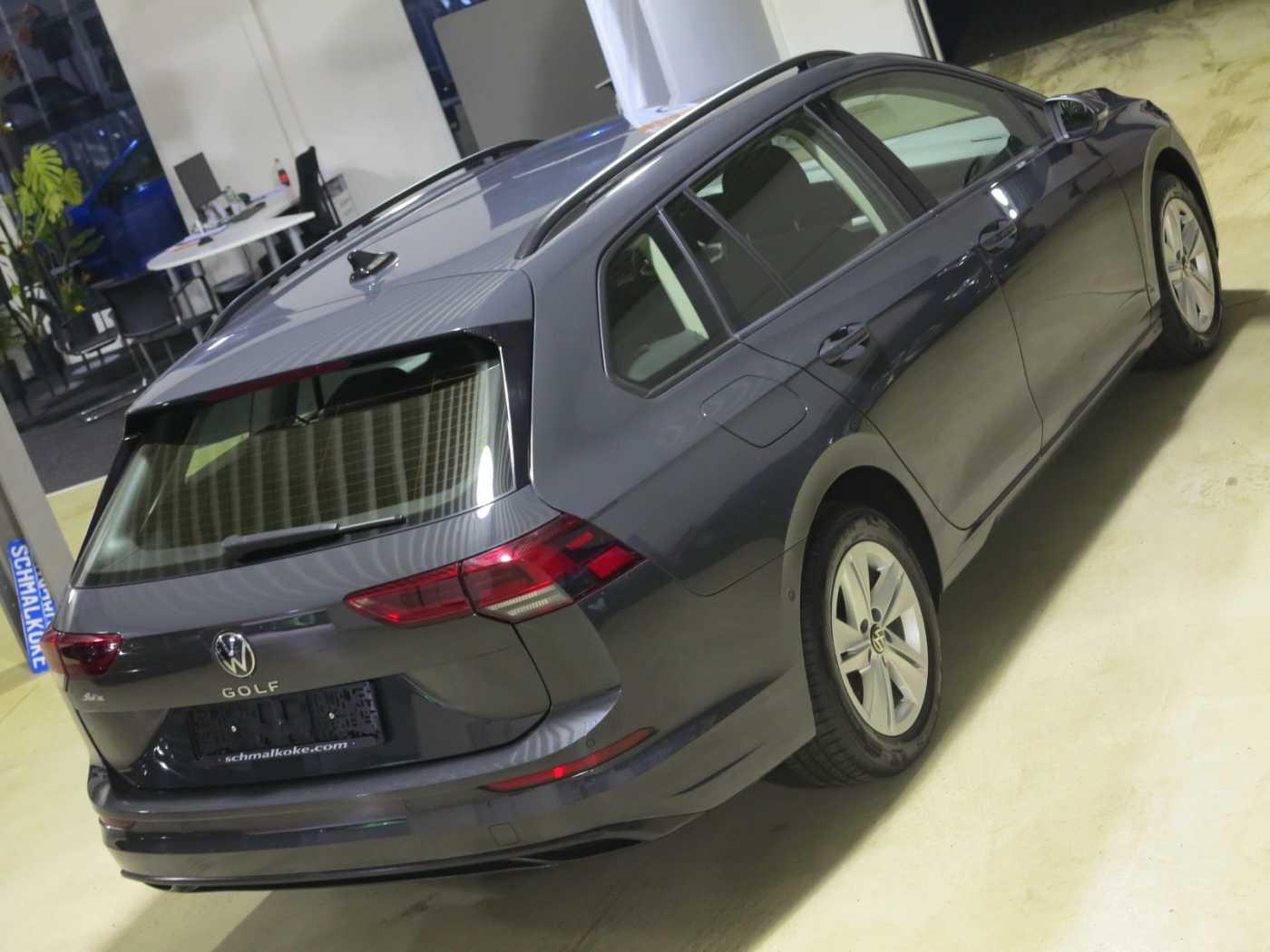 Volkswagen Golf VIII Variant 2.0 TDI SCR DSG7 Life Navi ACC