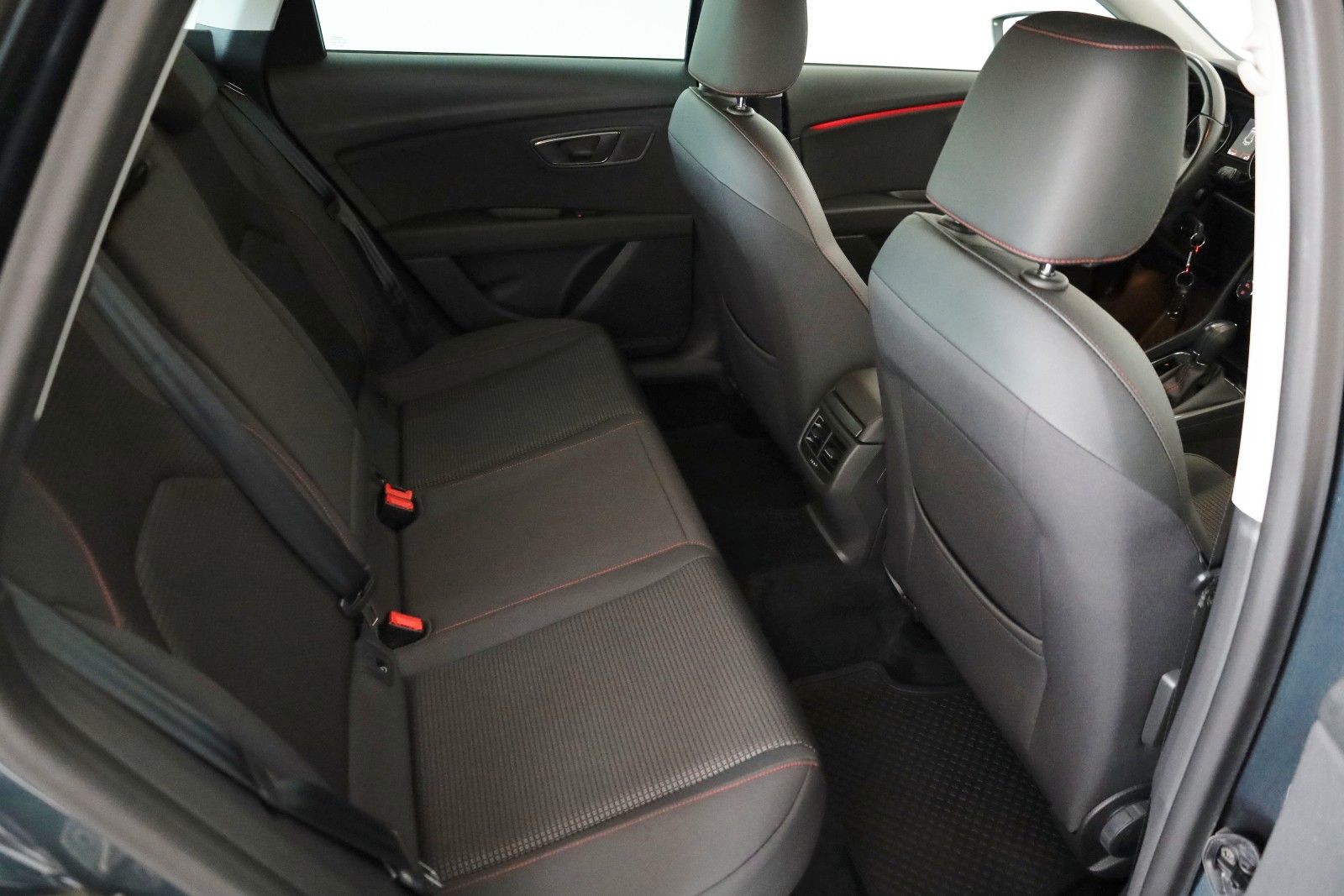Fahrzeugabbildung SEAT Leon ST FR T.Leder,Navi,LED,ACC,Apple CarPlay
