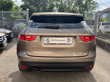 Jaguar F-Pace - 5