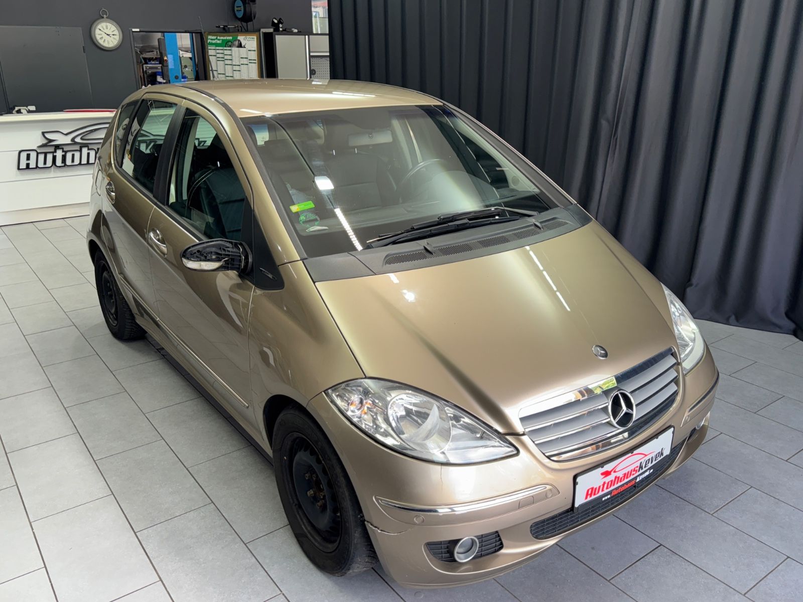 Fahrzeugabbildung Mercedes-Benz A 170|LEDER|TÜV 11/2025