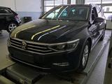 Volkswagen Passat Variant 2.0 TDI DSG Business 1,99% El. Pa - Volkswagen Passat Variant: 1.9