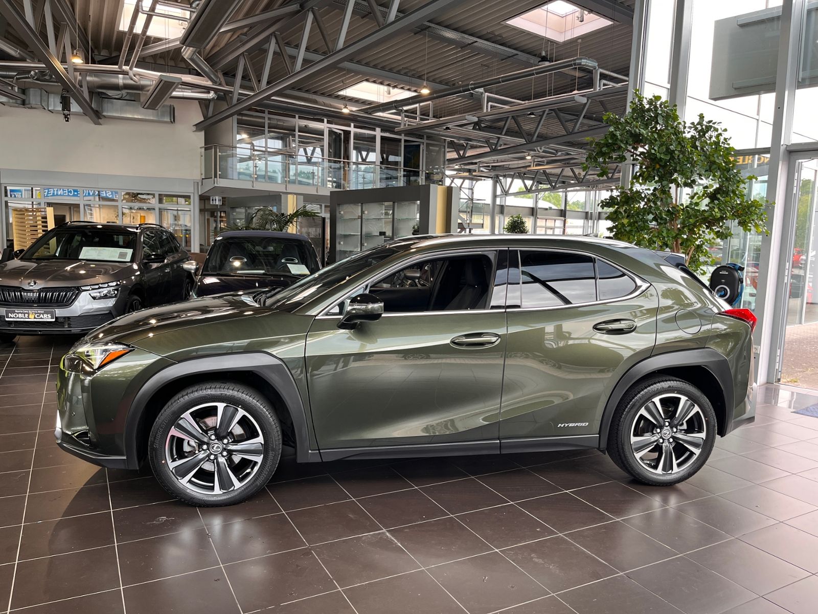 Fahrzeugabbildung Lexus UX 250 h Style Edition RFK Full Link LED AHK