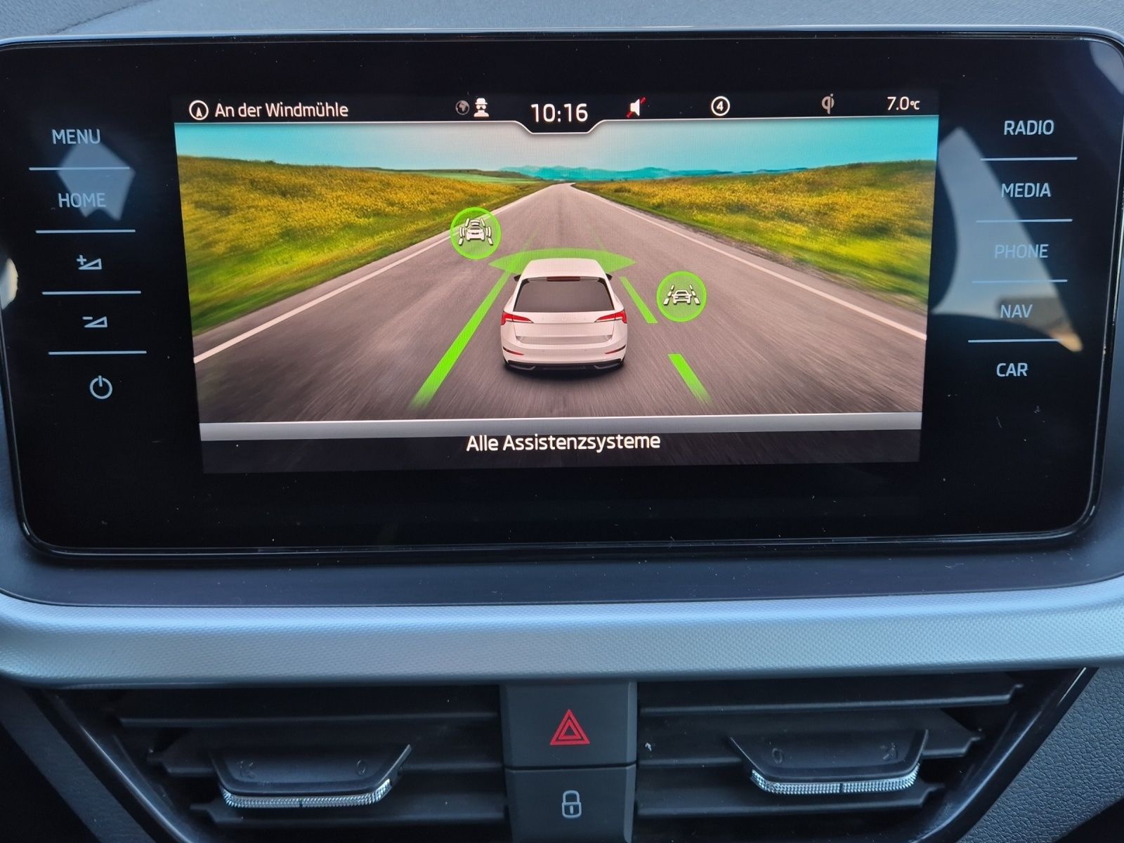 Fahrzeugabbildung SKODA Scala TSI Ambition DSG LED Navi AID GRA PDC SH L