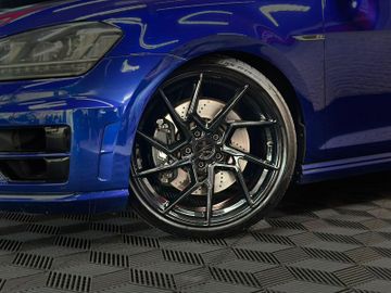 Volkswagen Golf - 9