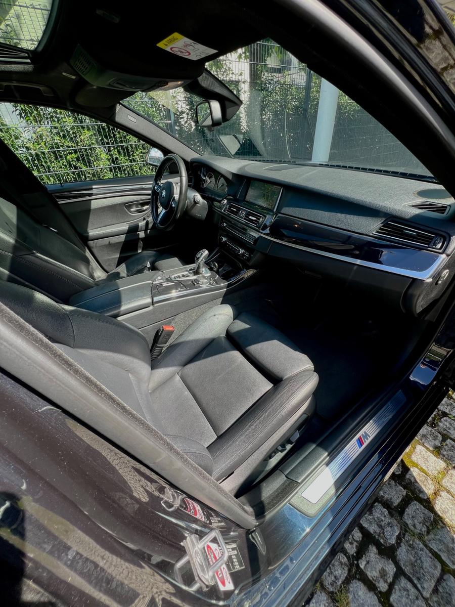 BMW 530d Touring M-Sport Leder AHK Pano HuD