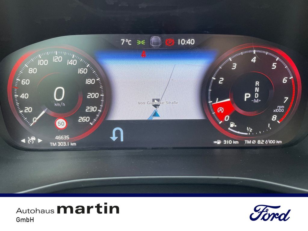 Fahrzeugabbildung Volvo XC40 1.5 Mom. ACC KAMERA SERVO PDC AHK NAVI LED