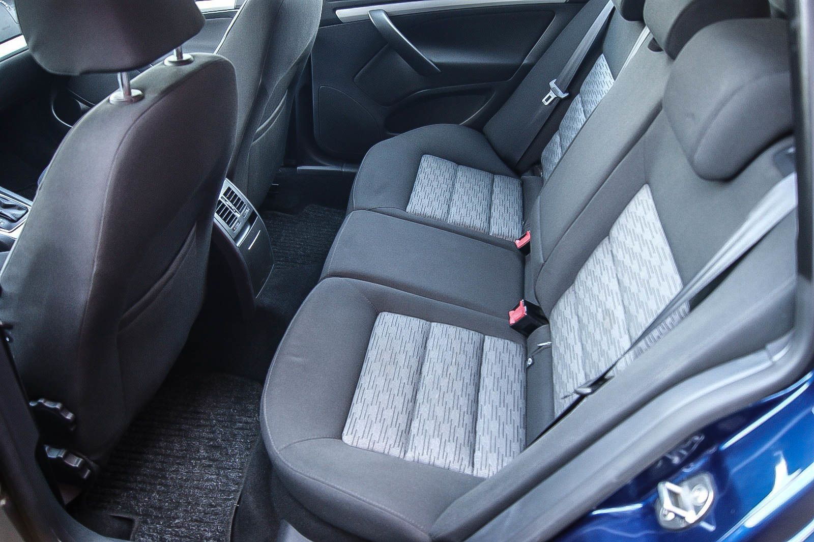 Fahrzeugabbildung SKODA Octavia Combi 1.4TSI DSG ANHZV PDC SIHZG Ambient