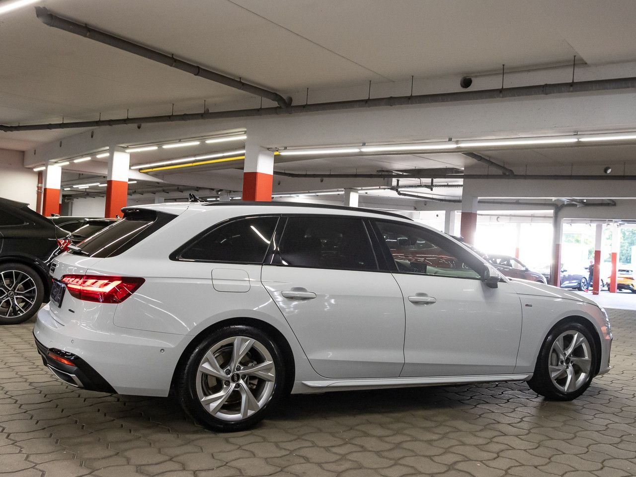 Audi A4 Avant 40 TFSI quattro S line Matrix B&O 360° foto 6