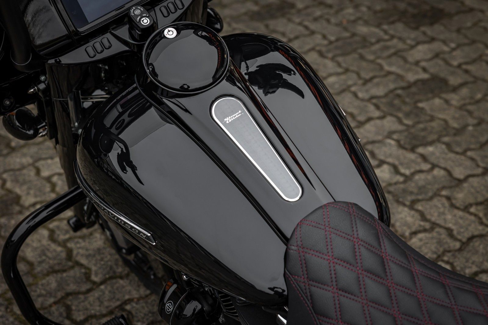 Fahrzeugabbildung Harley-Davidson FLHXS Street Glide 114 cui - Jekill & Hyde -