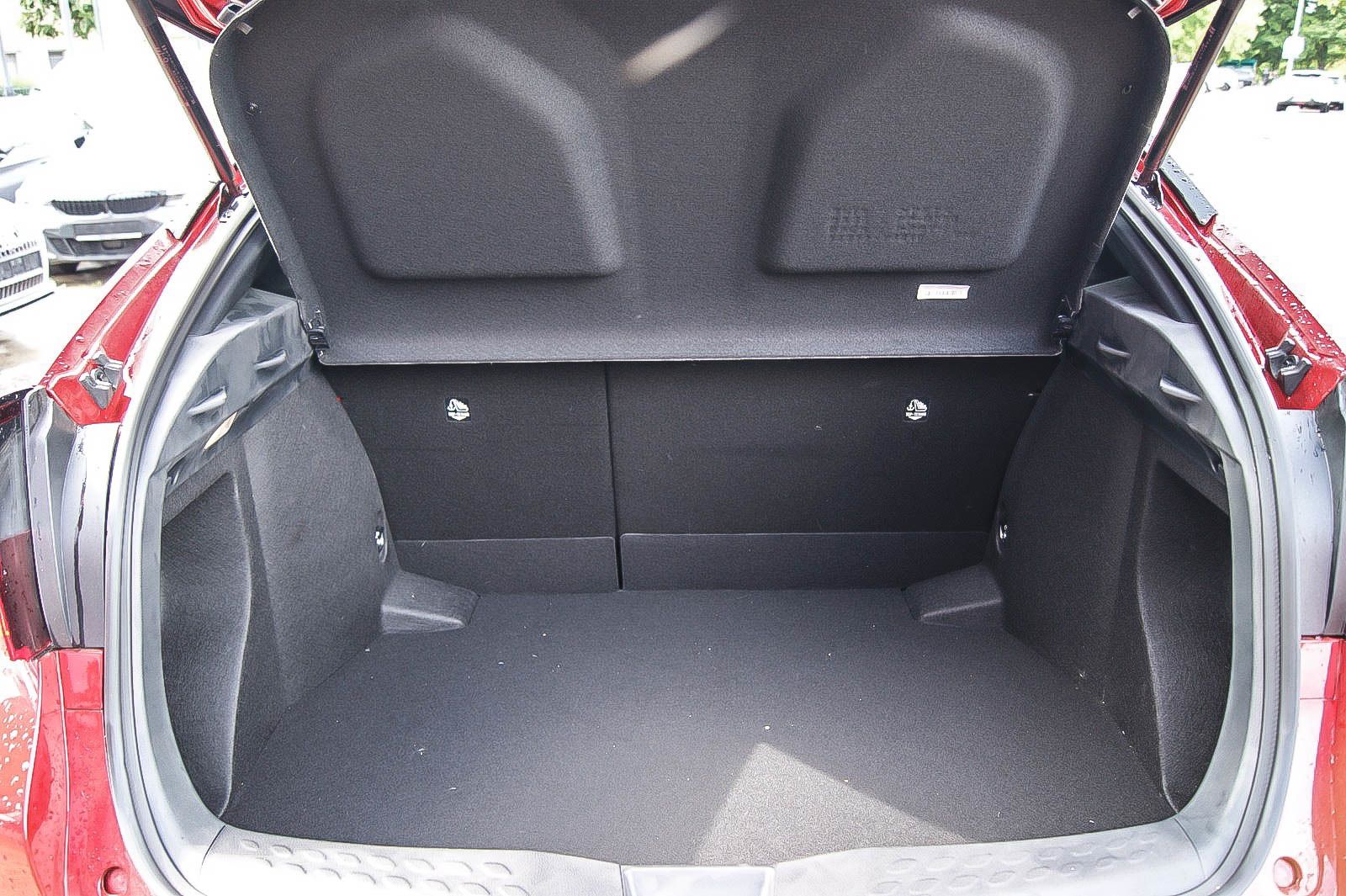 Fahrzeugabbildung Toyota C-HR 1.8 Hybrid Team D NAVI Bi-LED KAMERA
