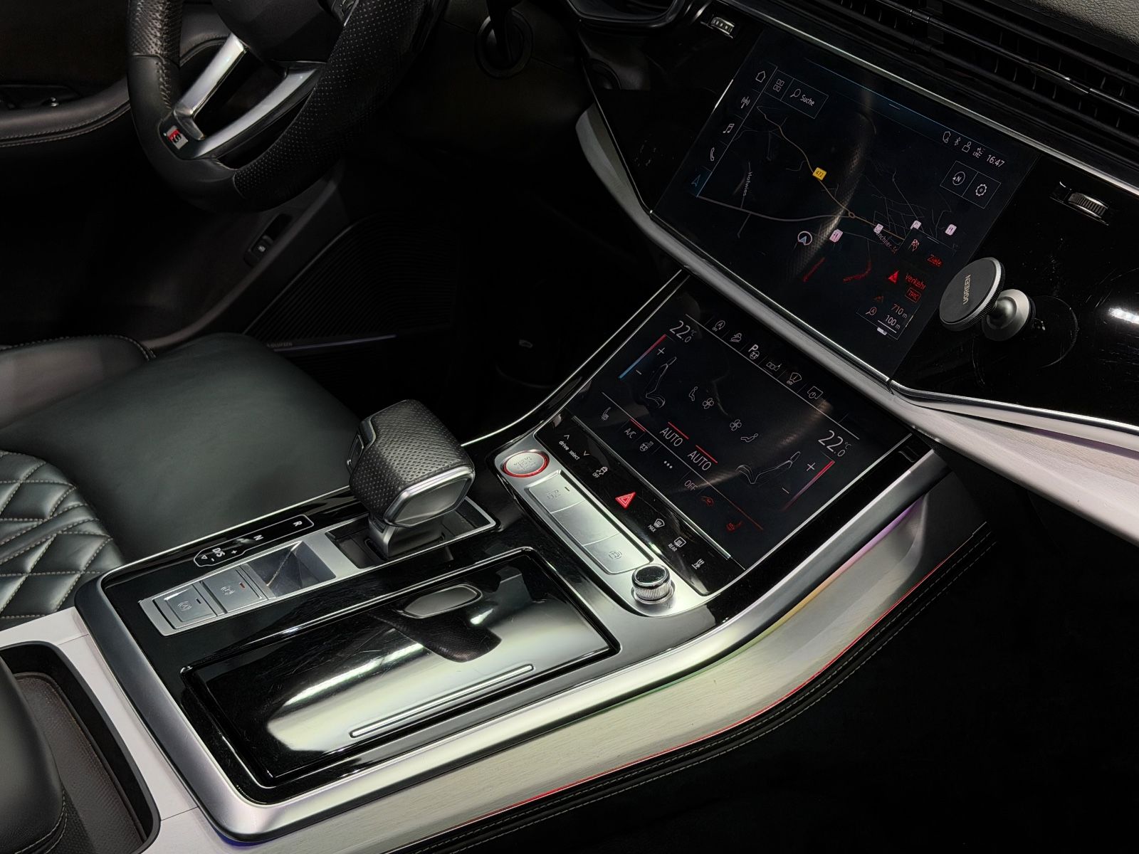 Fahrzeugabbildung Audi SQ7 4.0 TDI quattro|3D BANG&OLUFSEN|PANORAMA|AHK