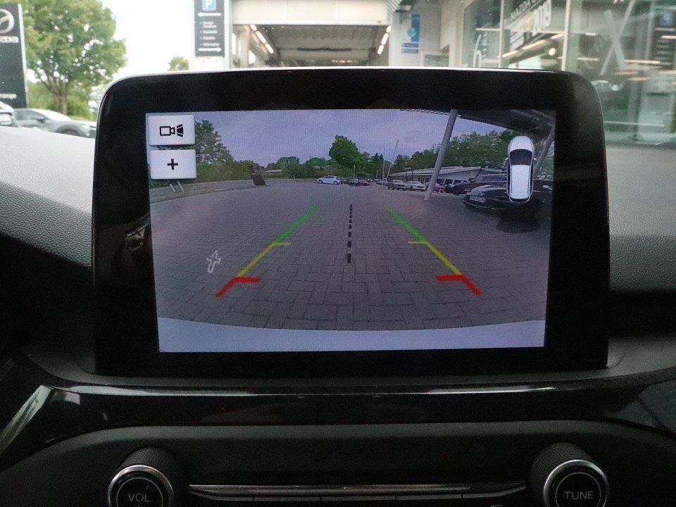 Fahrzeugabbildung Ford Focus Turnier 1.5 ST-Line AHK NAVI ACAA SHZ KeyL