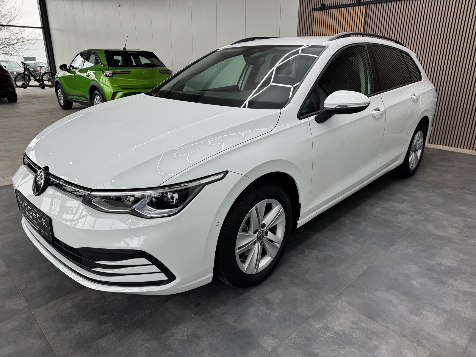 Volkswagen Golf VIII 1.5 TSI Variant Life Kamera ACC Lane